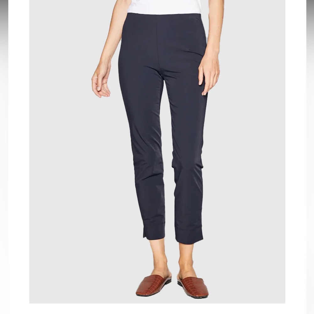 0416 SEDUCTIVE PANT NAVY BLUE CAPRI Tailored Silhouette